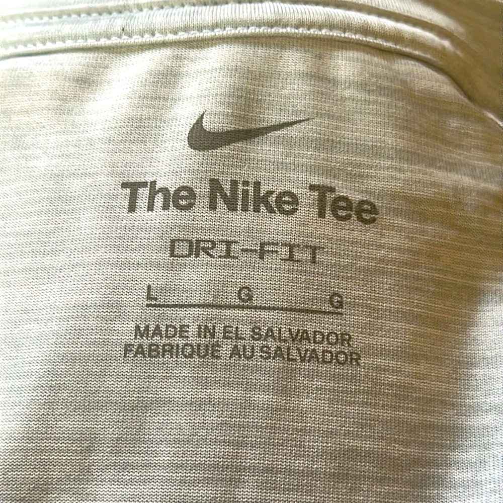 Nike Gray Dri-FIT Men's Shirt - Picture 4 of 10